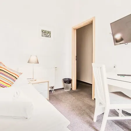 Hotel Petit Dependance 3*