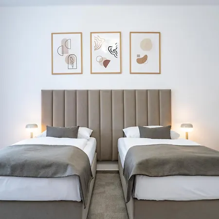 Hotel Petit Dependance 3*
