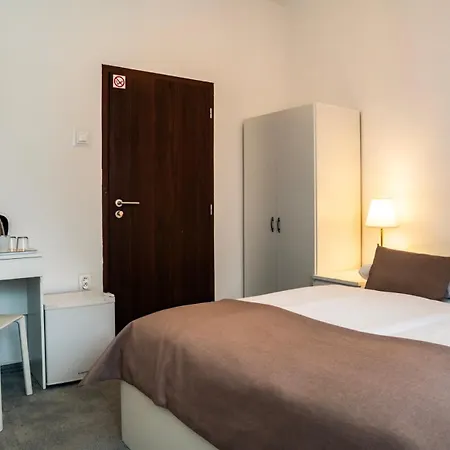 Petit Dependance 3* Братислава